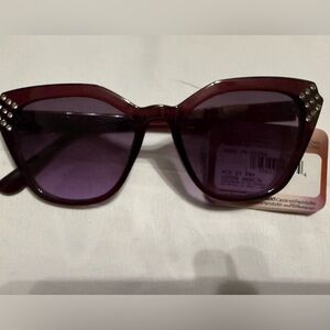 Foster Grant YOU Sunglasses  women MCS 27 Purple low bridge with rhinestones NWT